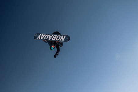 MAX PARROT LANDET PÜNKTLICH ZU DEN LAAX OPEN 2021 BEI SWATCH!