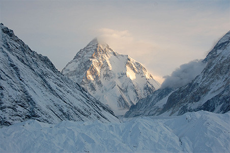 Besteigungsversuch des K2-Westgrats im Alpinstil
