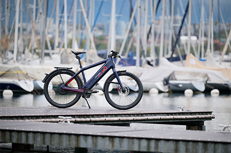Stromer, offizieller „E-Bike“-Lieferant von Alinghi Red Bull Racing, dem Herausforderer des nächsten America's Cup.